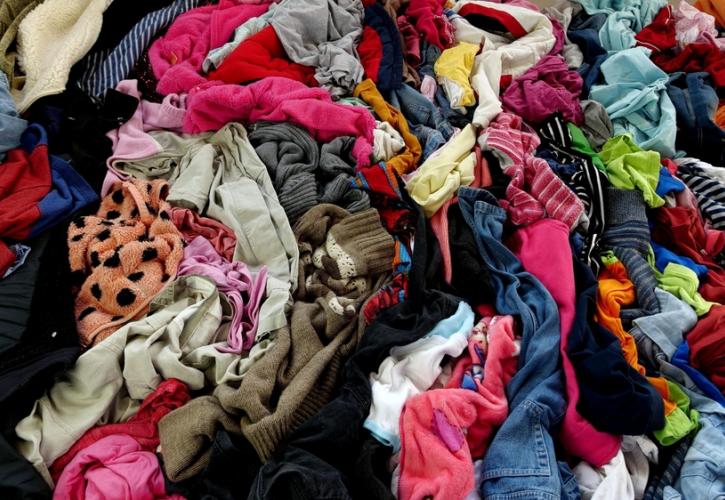 Πόσο τοξικά είναι τα fast fashion ρούχα που φοράμε;