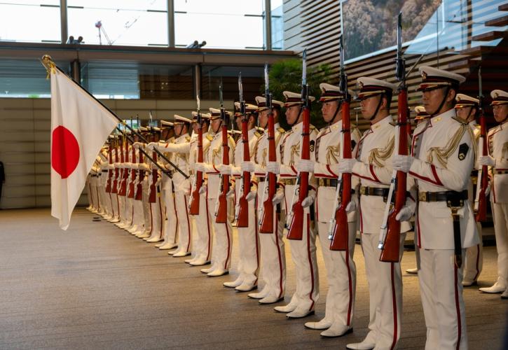 Η Ιαπωνία υπερδιπλασιάζει τις αμυντικές δαπάνες