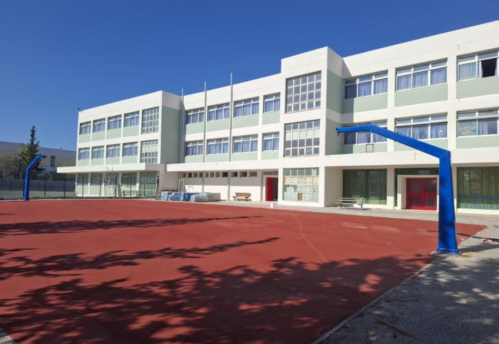 Δήμας: 670 σχολεία αλλάζουν όψη μέσα σε δύο χρόνια με το πρόγραμμα «Μαριέττα Γιαννάκου»