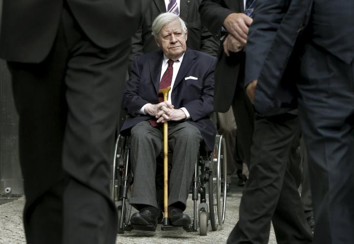 Απεβίωσε ο πρώην καγκελάριος Helmut Schmidt