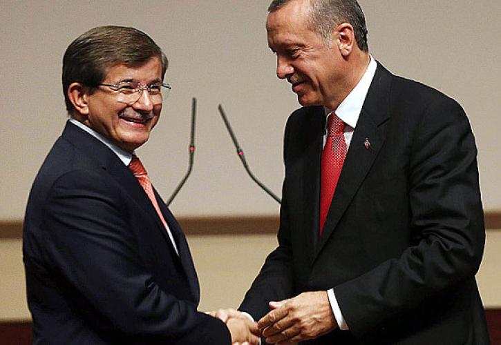 Εντολή για σχηματισμό κυβέρνησης έλαβε ο Davutoglu