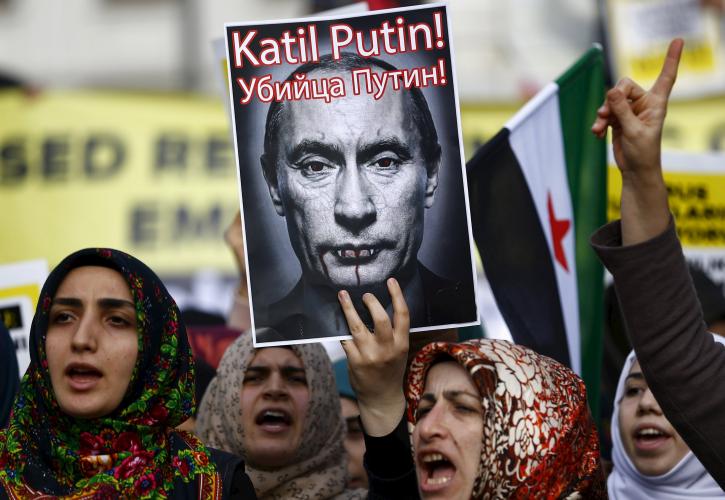 Κλιμακώνονται τα «διπλωματικά πυρά» Ρωσίας-Τουρκίας
