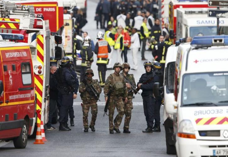 Δύο νεκροί και πέντε τραυματίες ο απολογισμός στο Παρίσι