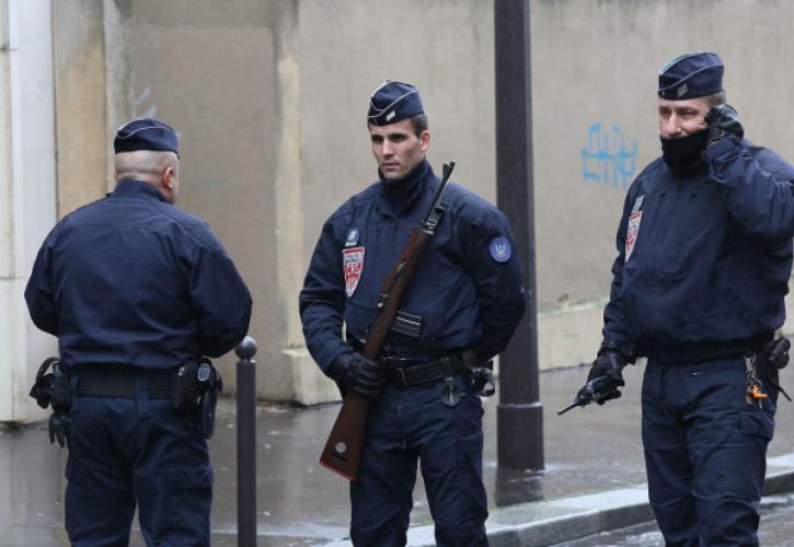 Γαλλία: Ιερέας δέχθηκε επίθεση με μαχαίρι στη Νίκαια - Ο δράστης ήθελε να σκοτώσει τον Μακρόν
