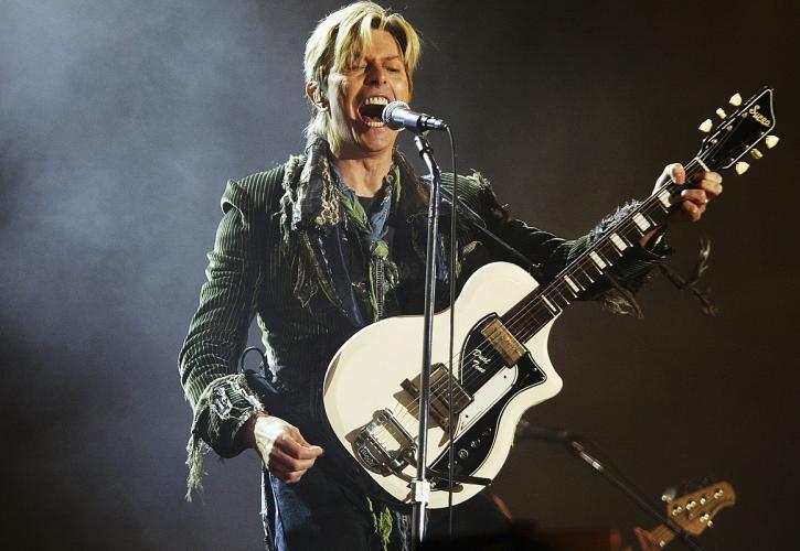 H Warner Music πλήρωσε 250 εκατ. δολάρια για τη δισκογραφία του Ντέιβιντ Μπόουι