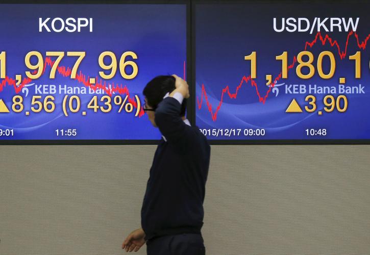 Σε χαμηλό 11 ετών βυθίστηκε το δολάριο έναντι του γεν