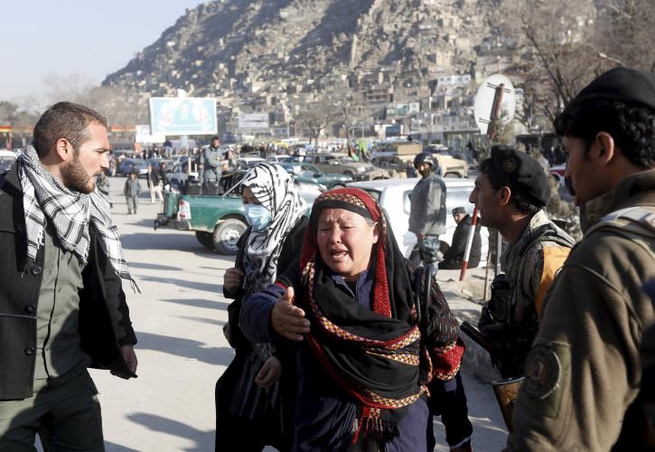 Αφγανιστάν: Συνεχίζονται οι μάχες στην Κανταχάρ - Χιλιάδες εγκαταλείπουν τις εστίες τους
