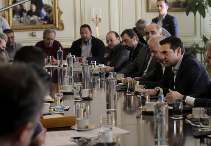 Χωρισμένοι στα τρία οι αγρότες-Επιστρέφουν στα μπλόκα