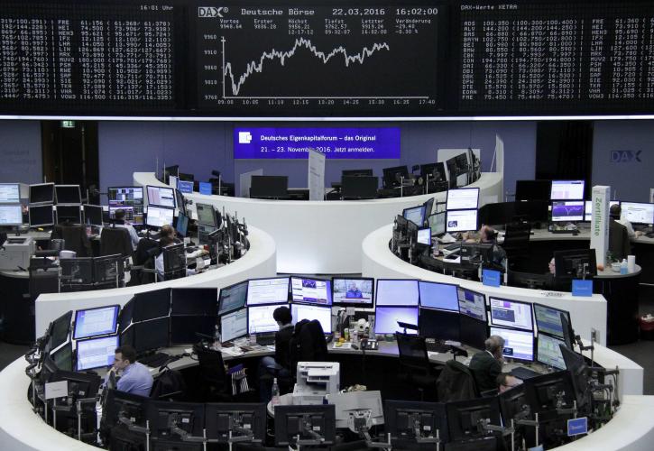 Μεικτά πρόσημα στις ευρωπαϊκές αγορές μετά τα ρεκόρ στη Wall Street
