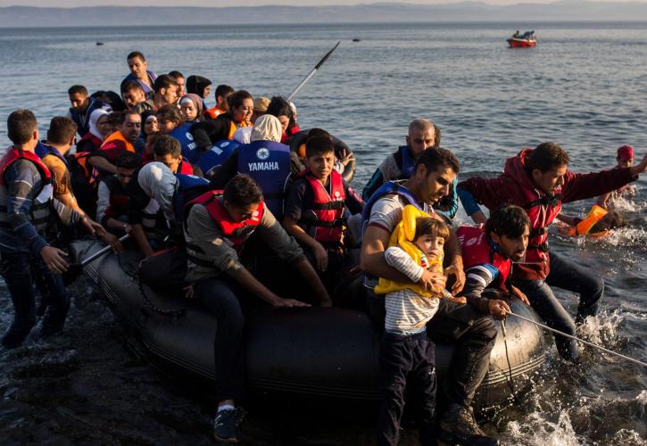 Διάσωση 37 μεταναστών από βραχώδη ακτή στην Κάλυμνο