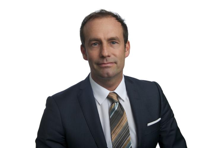 Saxo Bank: Ανθεκτική η ελληνική οικονομία, τα δύσκολα πέρασαν