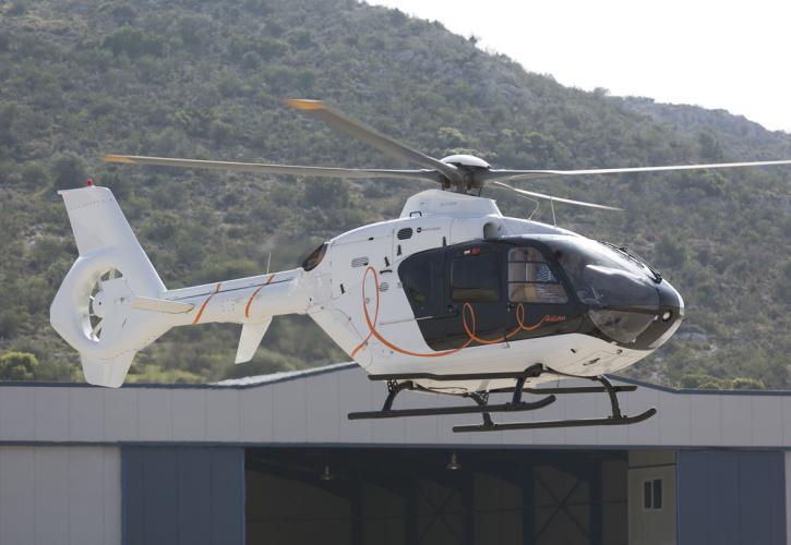 Το περιστατικό προσγείωσης ιδιωτικού ελικοπτέρου στο Σαρακήνικο της Μήλου διερευνά η Αρχή Πολιτικής Αεροπορίας