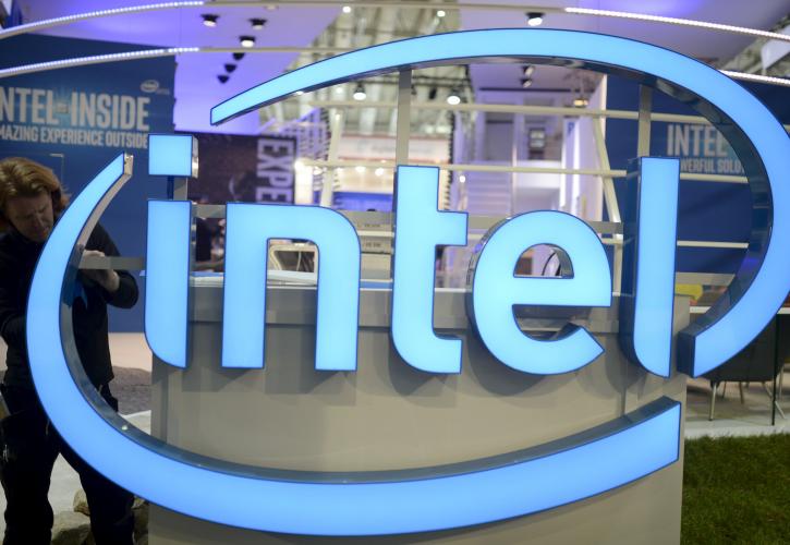 Η Intel μειώνει κατά 65% το μέρισμα προς τους μετόχους της