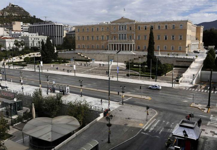 Ολοκληρώθηκαν τα έργα ανακατασκευής του οδοστρώματος περιμετρικά της πλατείας Συντάγματος