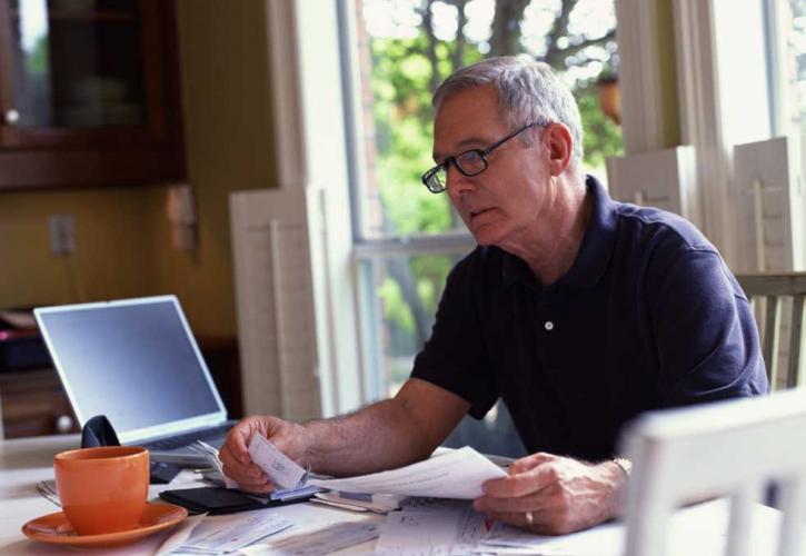 Εργαζόμενοι συνταξιούχοι: Προσαύξηση στη σύνταξη για τον έξτρα χρόνο απασχόλησης - Κερδισμένοι και χαμένοι