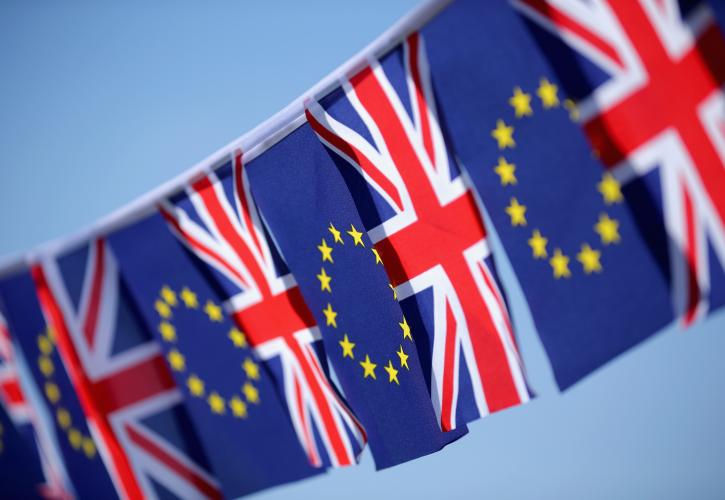 RTE: Το Δουβλίνο ανησυχεί ότι το Λονδίνο θέλει να ξαναγράψει τη συμφωνία του Brexit