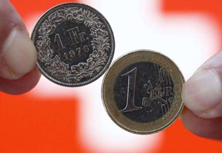 Μαζεύουν υπογραφές για τα δάνεια σε ελβετικό φράγκο