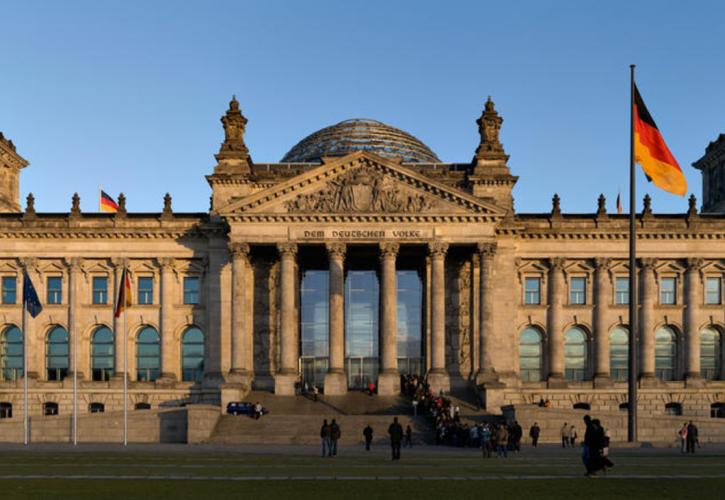 Γερμανία: Δημοσκόπηση φωτογραφίζει τρικομματικό συνασπισμό