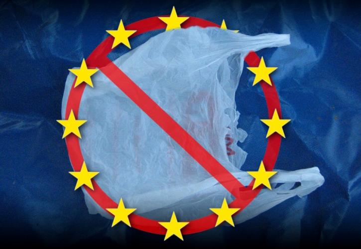 Έρχεται το τέλος της πλαστικής σακούλας