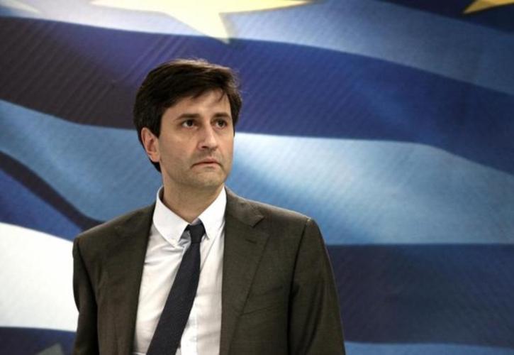 «Στεγνώνουν» τα ταμεία του Δημόσιου