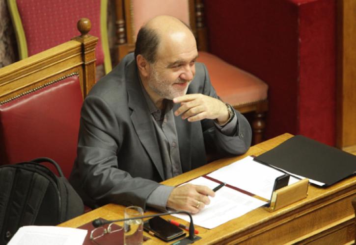 Αλεξιάδης για τον φόρο στα tablet: «Πλάκα με κάνετε;»