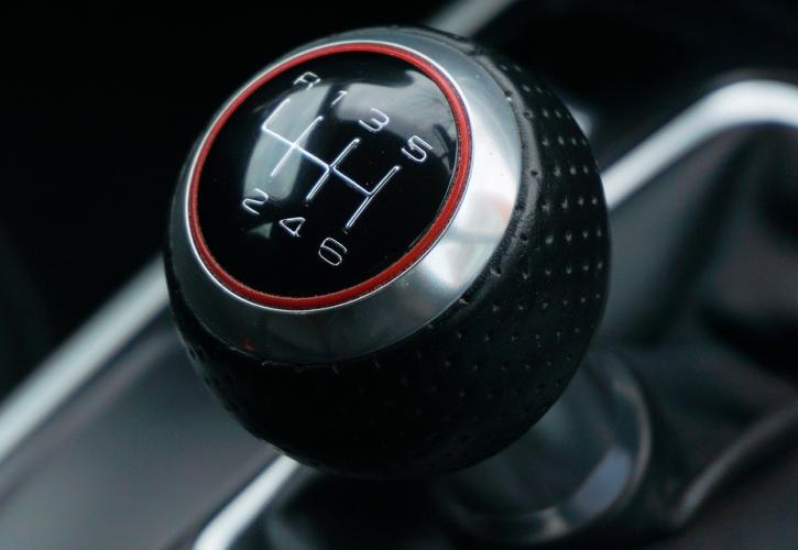 Audi: Έρχονται τα αυτοκίνητα που θα «μιλάνε» με τα φανάρια των δρόμων    