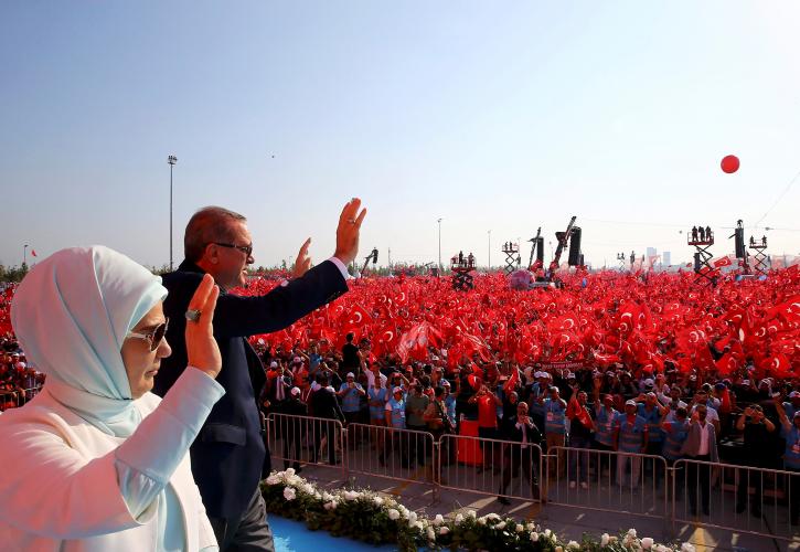 DW: H Τουρκία μια εβδομάδα πριν τις εκλογές