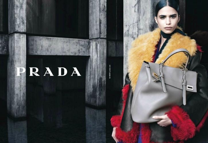 Η Prada πληρώνει ακριβά το «σκληρό» δολάριο