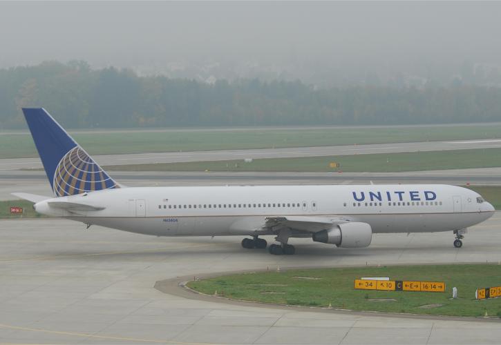 United Airlines: Κάτω από τις εκτιμήσεις οι ζημιές στο δ' τρίμηνο