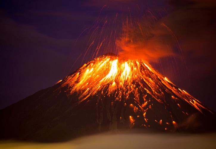 Μανίλα: Τοξικό αέριο από ηφαίστειο