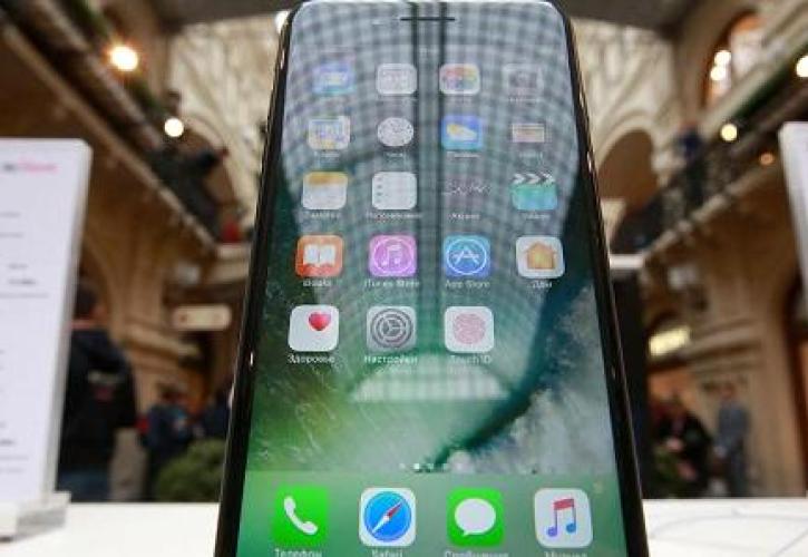 Τα επόμενα iPhone μπορεί να είναι ... γυάλινα