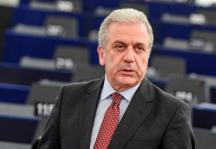 Αβραμόπουλος: Ενίσχυση των συνόρων, διασφάλιση της Σένγκεν