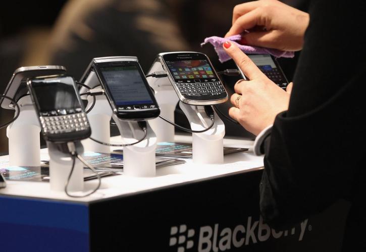 Σταματά να φτιάχνει τηλέφωνα η Blackberry