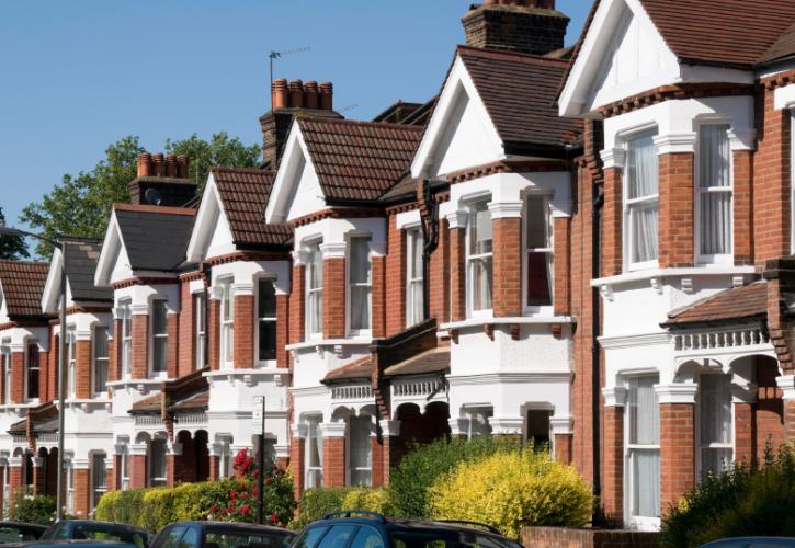 Lloyds Bank: Πτώση άνω του 10% στις τιμές κατοικιών στην Βρετανία φέτος