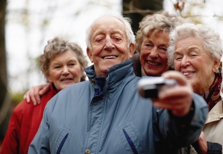 Δημογραφικό: 45αρης ο μέσος Ευρωπαίος - Ποιες χώρες έχουν τον πιο νεανικό πληθυσμό και ποιες είναι οι πιο γερασμένες