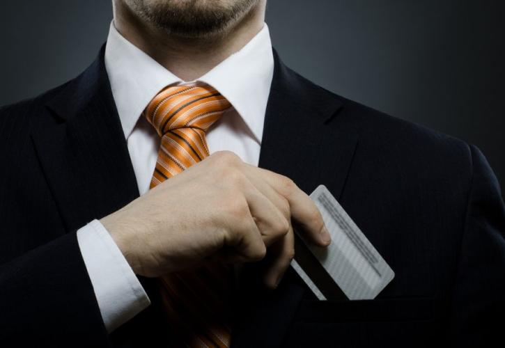 «Πάρτι» διαφθοράς με δώρα, ταξίδια και πόρνες στην HBOS