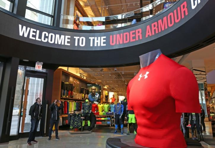 Under Armour: Κάτω από τις προβλέψεις κέρδη και έσοδα - «Βουτιά» 25% για τη μετοχή