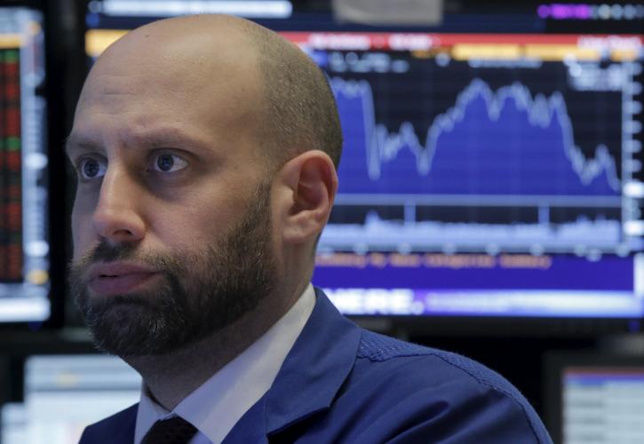 Το Brexit βγαίνει από... το χαλί και τρομοκρατεί τις αγορές
