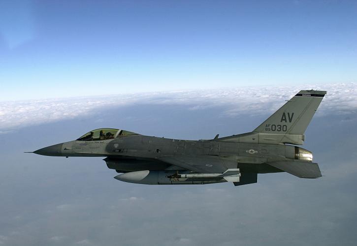 Νέες υπερπτήσεις τουρκικών F-16 πάνω από ελληνικά νησιά στο Αιγαίο