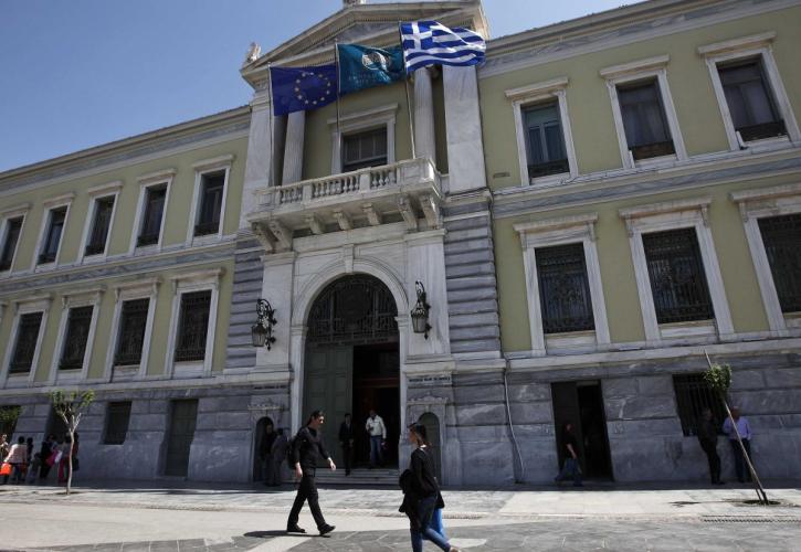 Σκληραίνει η κόντρα για τη διοίκηση της Εθνικής Τράπεζας
