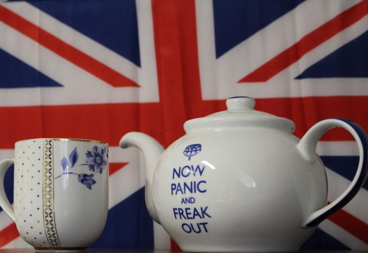 Το Brexit «καίει» την τσέπη των Βρετανών