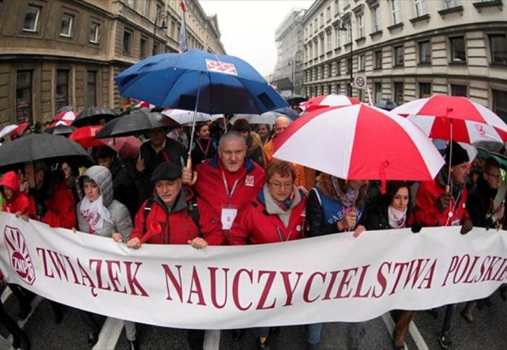 «Πυρά» από την αντιπολίτευση στην Πολωνία - «Η βαθύτερη κρίση της δημοκρατίας»