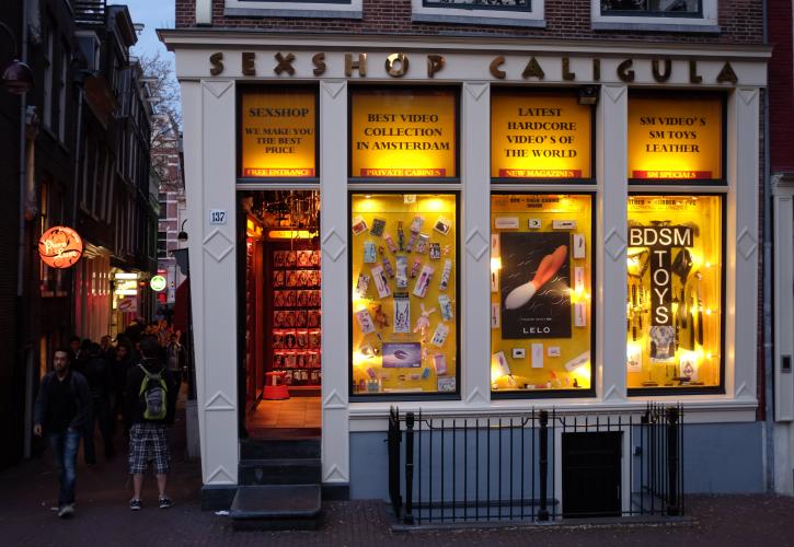 Οι Ολλανδοί συνταξιούχοι επενδύουν σε… sex shops