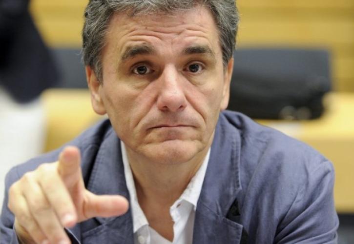 Τσακαλώτος: Εντός μνημονιακού πλαισίου οι παροχές