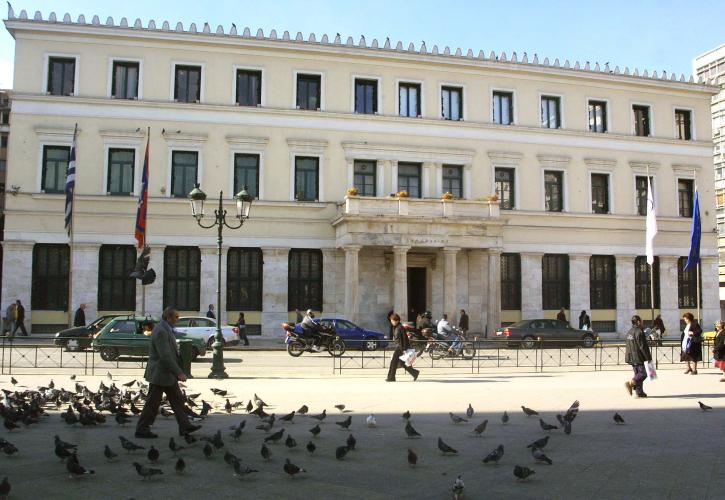 Δήμος Αθηναίων: Μηνύει εταιρεία κινητής τηλεφωνίας για επικίνδυνη εργολαβία