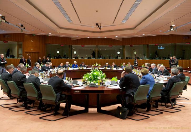 «Μικρό καλάθι» για την Ελλάδα στο σημερινό Eurogroup