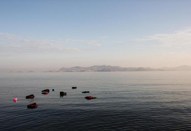 Σε εξέλιξη επιχείρηση διάσωσης 400 μεταναστών ανοιχτά της Κρήτης
