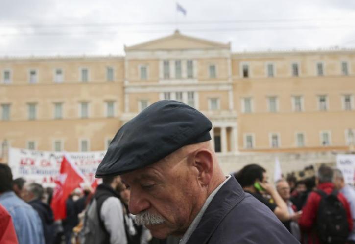 ΟΟΣΑ: «Καμπανάκι» για αύξηση των ορίων ηλικίας συνταξιοδότησης στην Ελλάδα