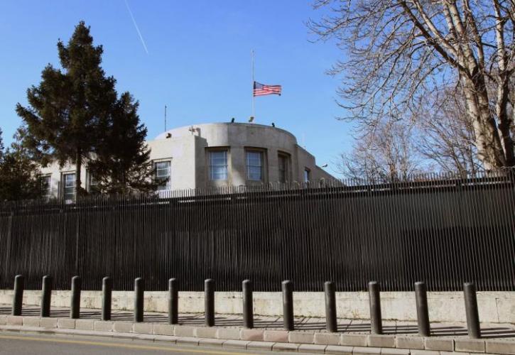 Η πρεσβεία των ΗΠΑ στο Κίεβο προτρέπει τους Αμερικανούς να φύγουν από τη χώρα