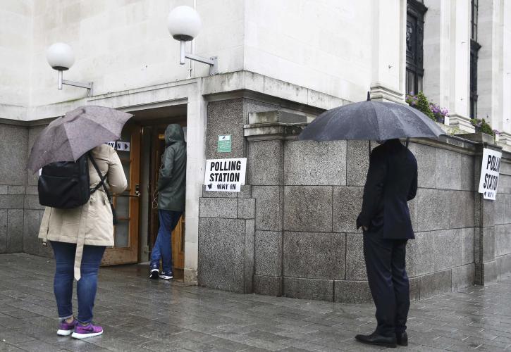 Μειώθηκαν οι εισοδηματικές ανισότητες στη Βρετανία